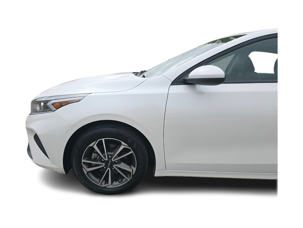 Thumbnail: 2023 Kia Forte - 20