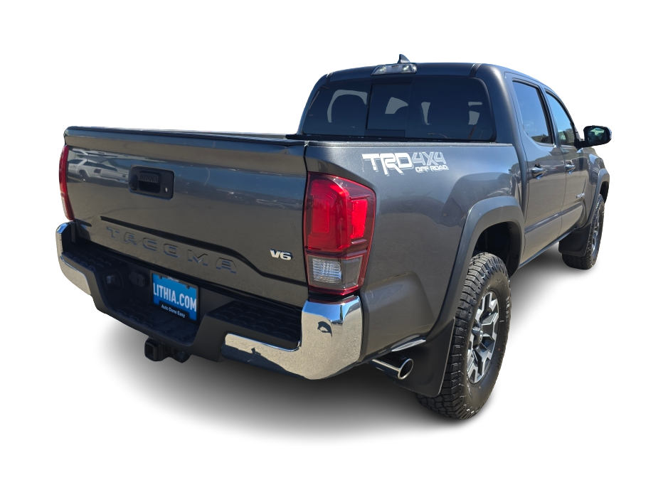 Thumbnail: 2018 Toyota Tacoma - 17