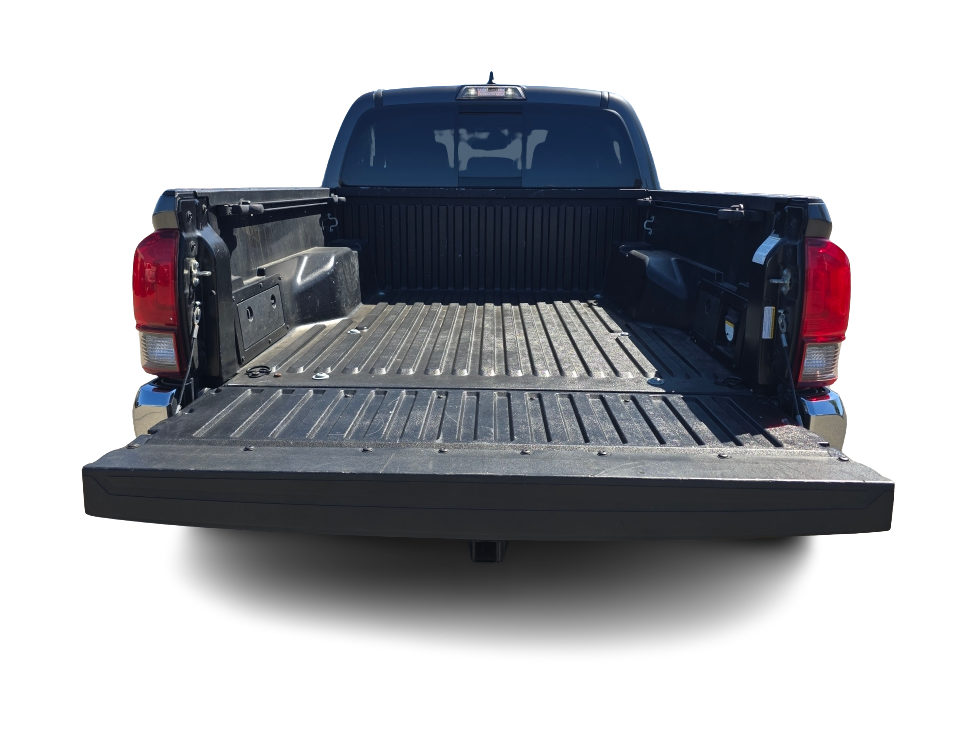 Thumbnail: 2018 Toyota Tacoma - 15