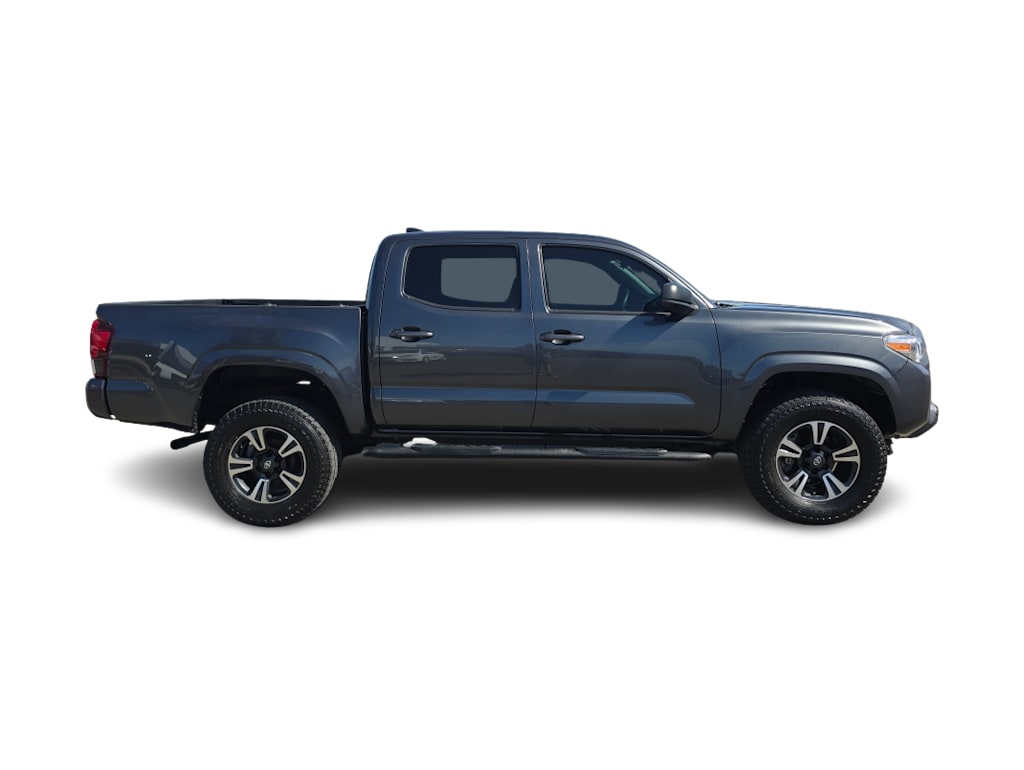 Thumbnail: 2022 Toyota Tacoma - 18