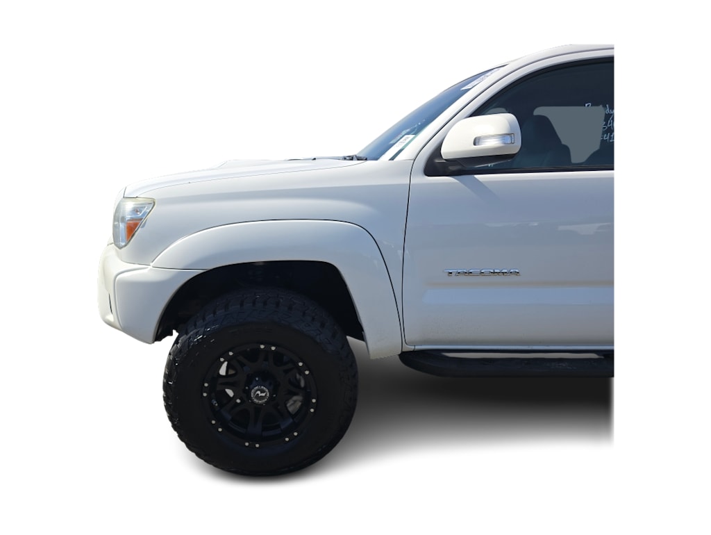 Thumbnail: 2014 Toyota Tacoma - 13