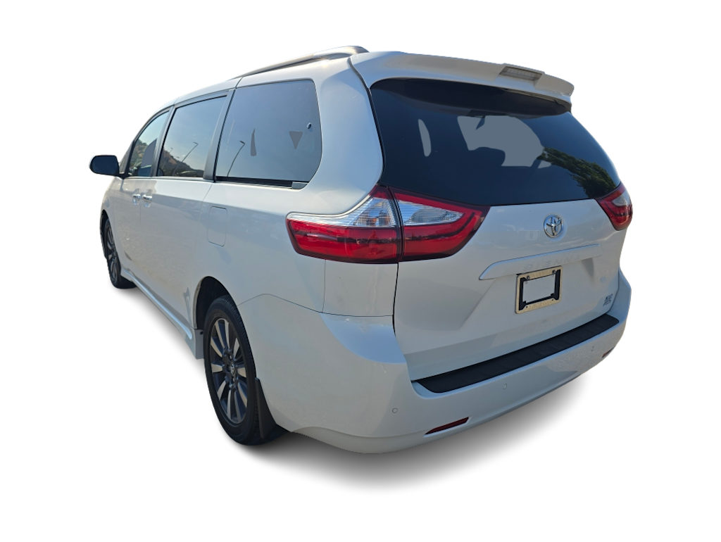 Thumbnail: 2019 Toyota Sienna - 2