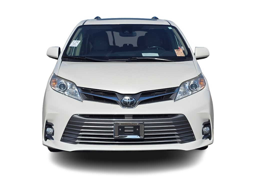Thumbnail: 2019 Toyota Sienna - 12