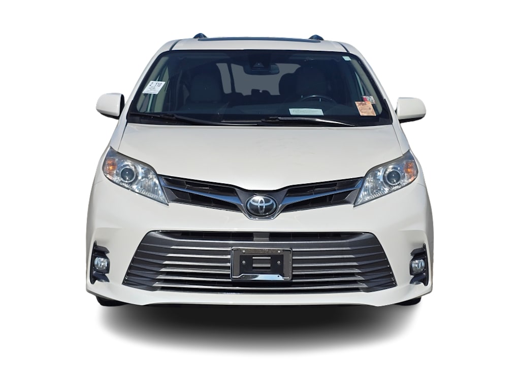 Thumbnail: 2019 Toyota Sienna - 19