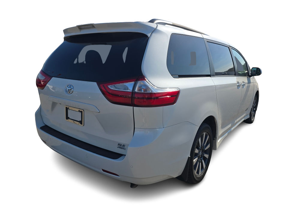 Thumbnail: 2019 Toyota Sienna - 6