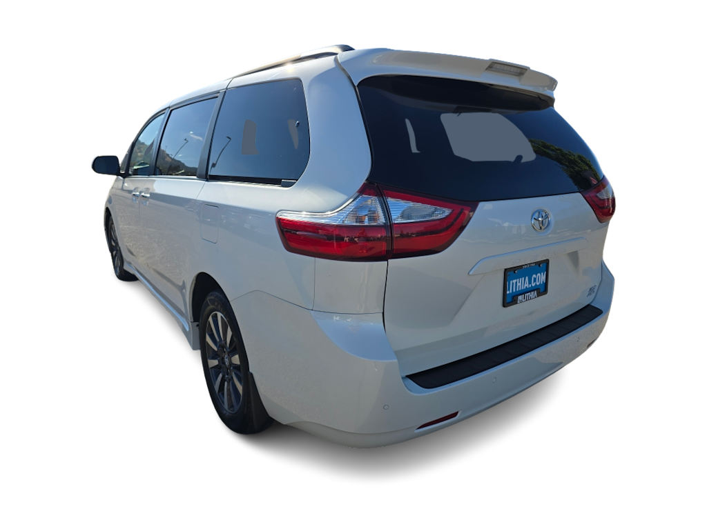 Thumbnail: 2019 Toyota Sienna - 4
