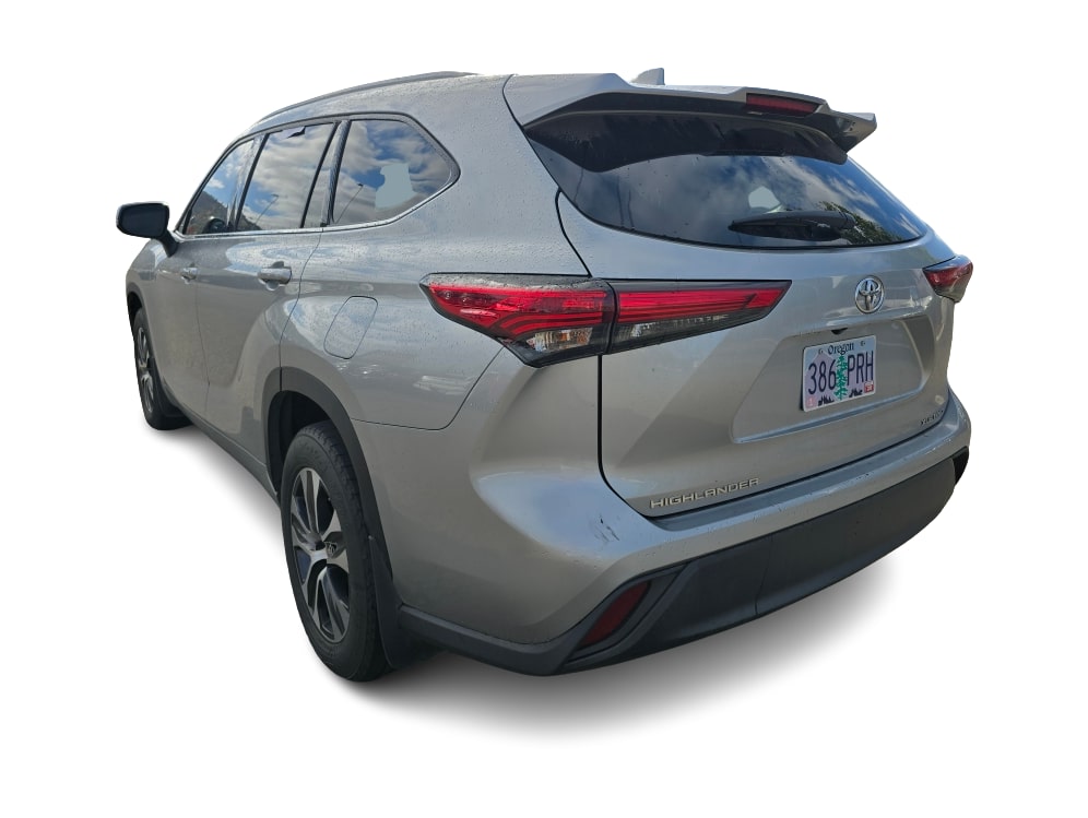 Thumbnail: 2022 Toyota Highlander - 2