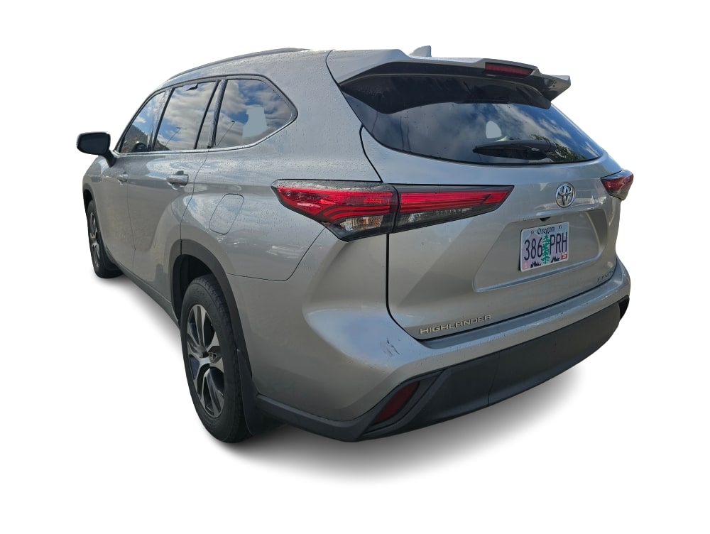 Thumbnail: 2022 Toyota Highlander - 9