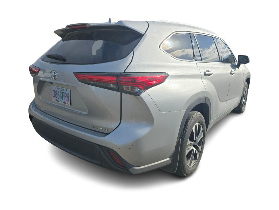 Thumbnail: 2022 Toyota Highlander - 10