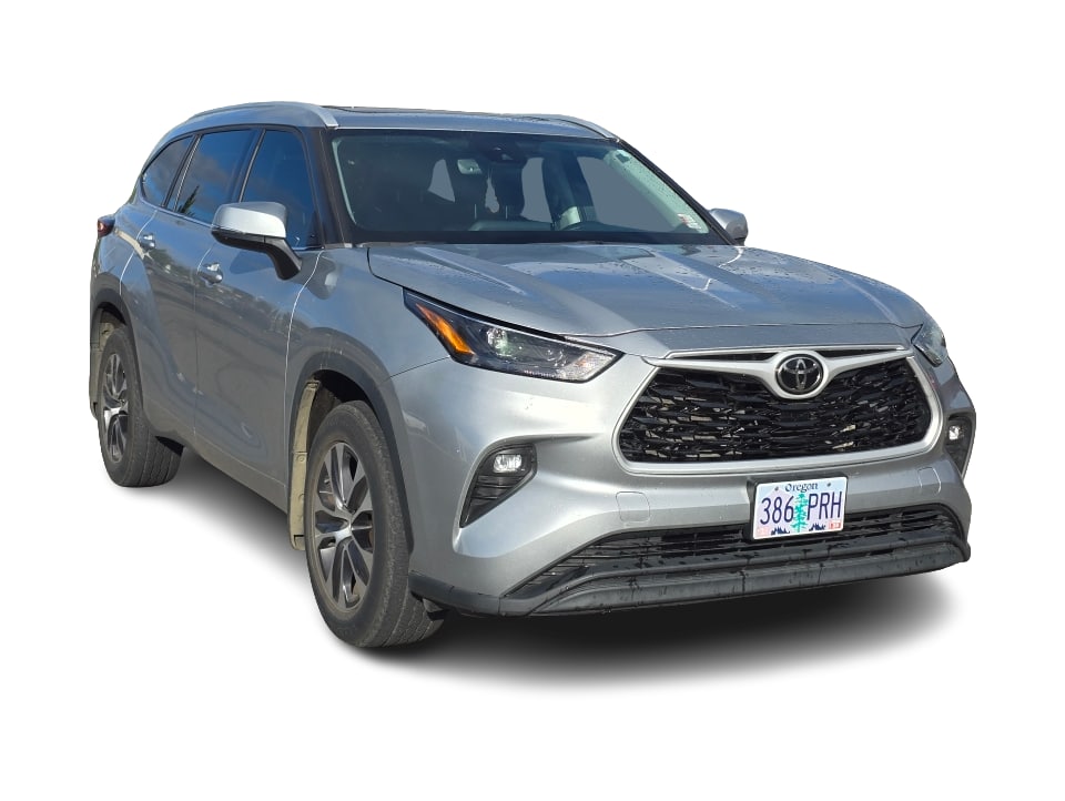 Thumbnail: 2022 Toyota Highlander - 11