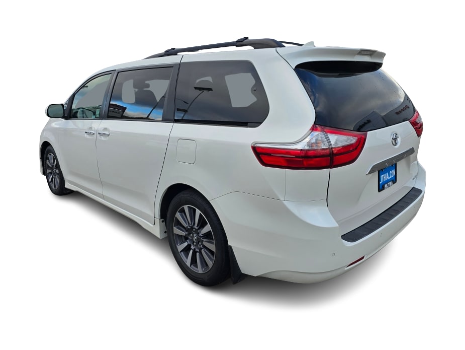 2019 Toyota Sienna Limited 4