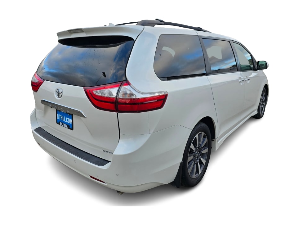 2019 Toyota Sienna Limited 17