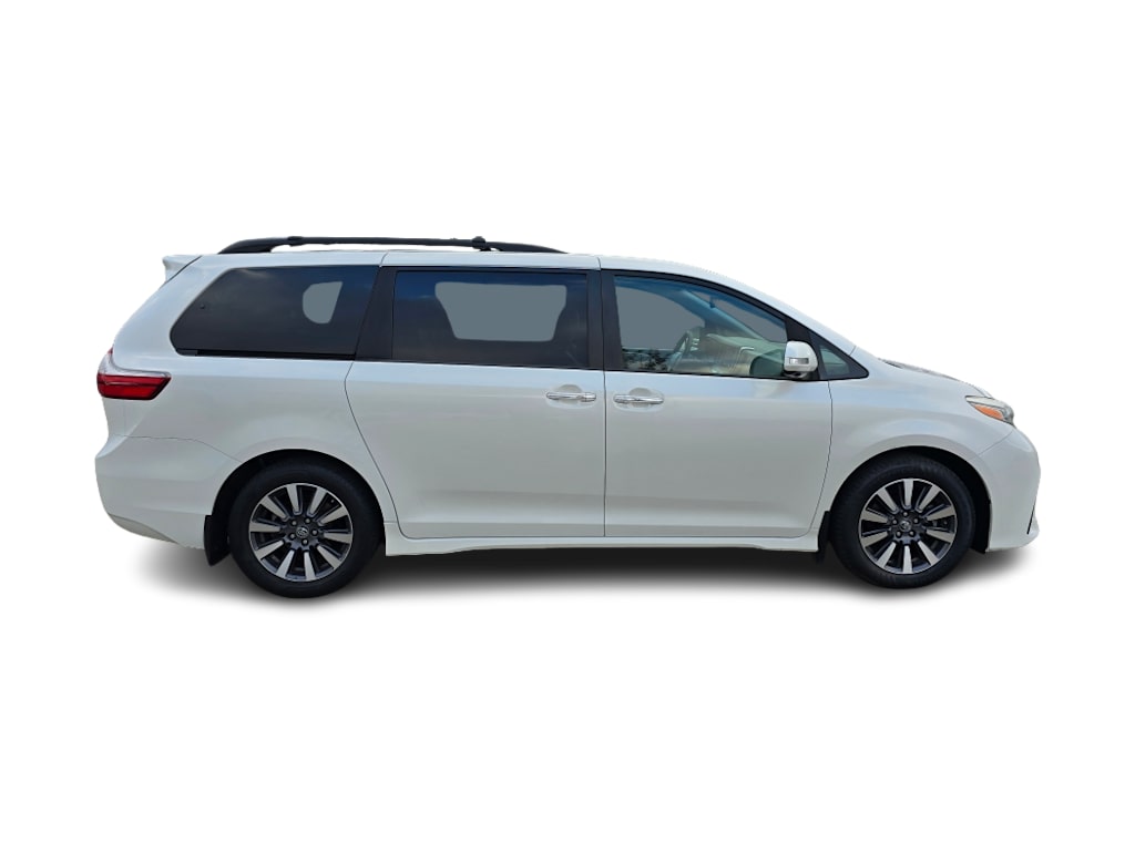 2019 Toyota Sienna Limited 18