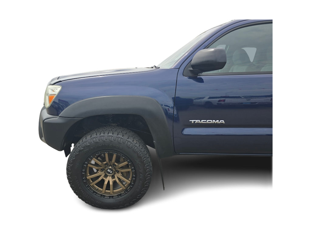 Thumbnail: 2013 Toyota Tacoma - 21