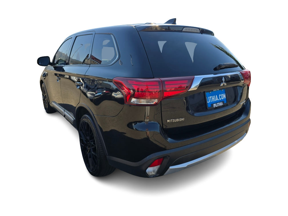 Thumbnail: 2018 Mitsubishi Outlander - 4