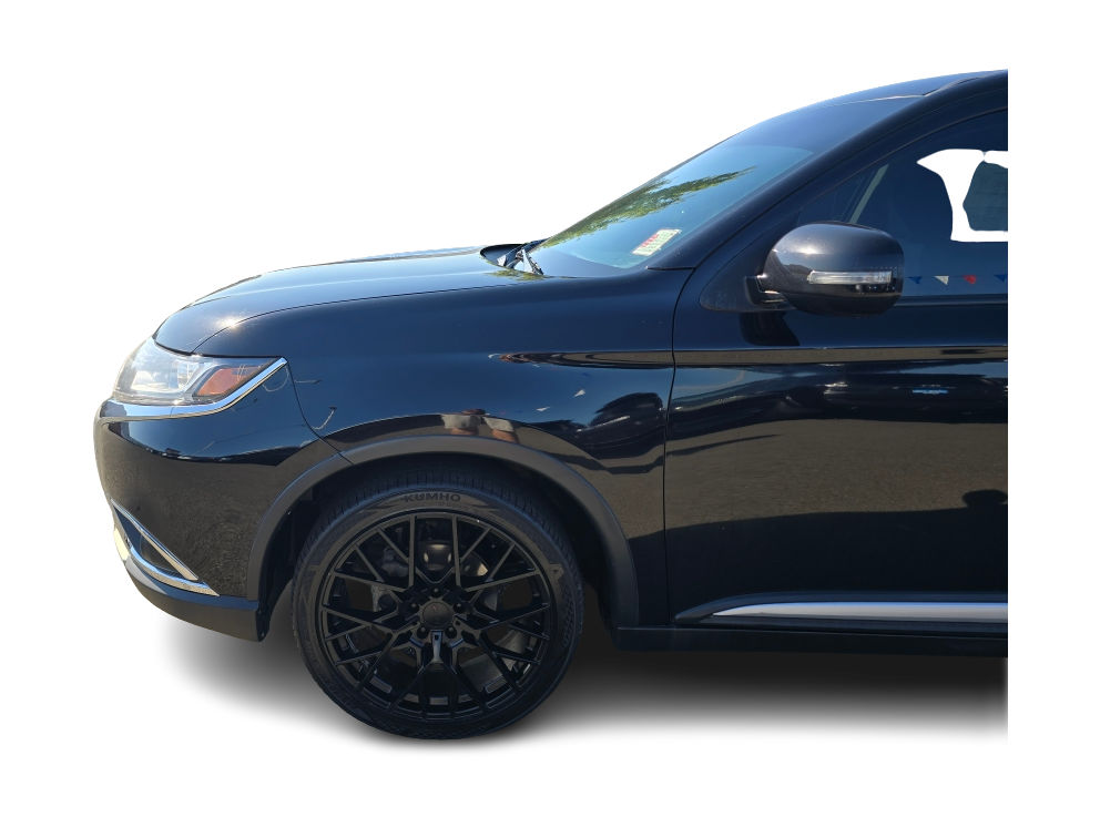 Thumbnail: 2018 Mitsubishi Outlander - 21