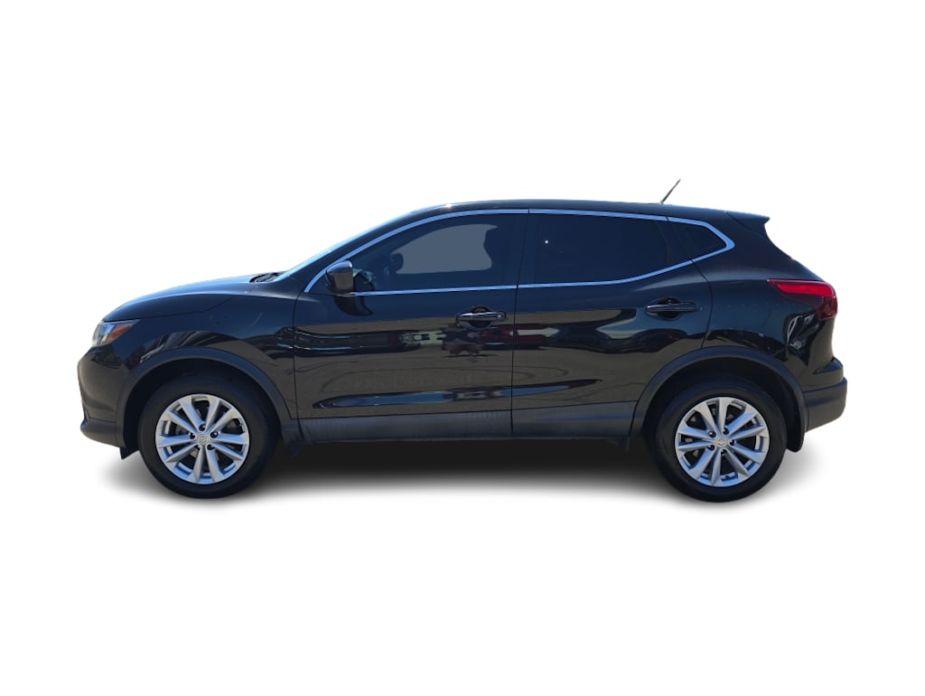 Thumbnail: 2018 Nissan Rogue Sport - 3