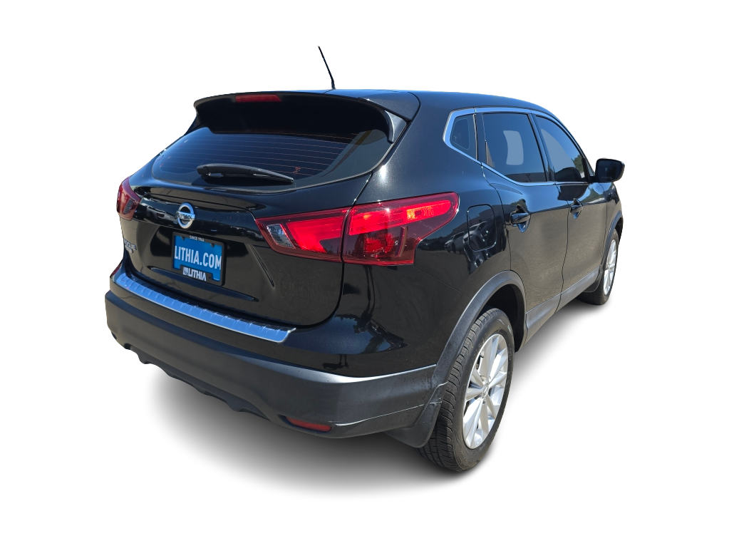 Thumbnail: 2018 Nissan Rogue Sport - 17