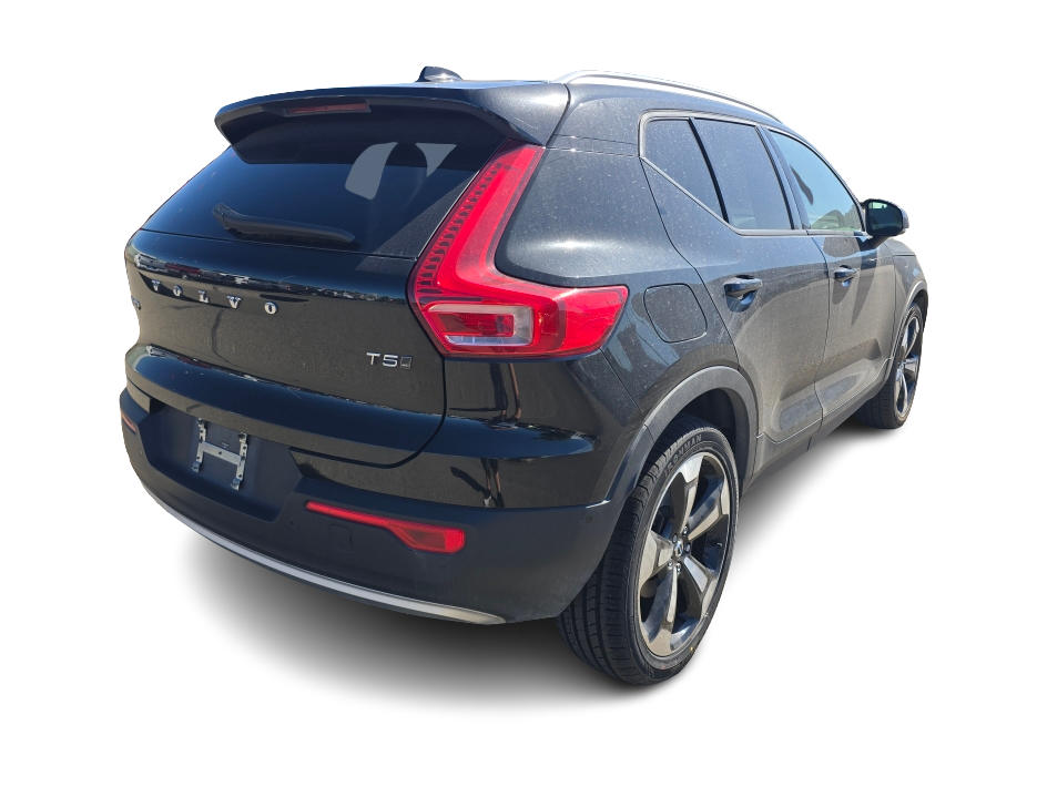Thumbnail: 2019 Volvo XC40 - 17