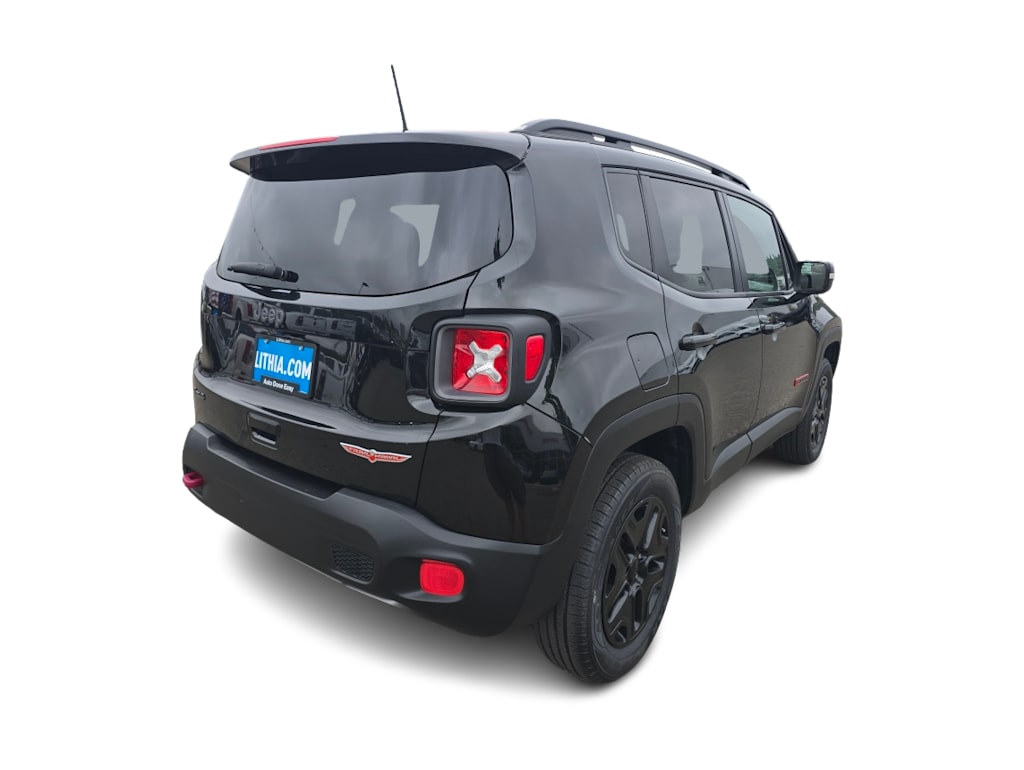 Thumbnail: 2018 Jeep Renegade - 16