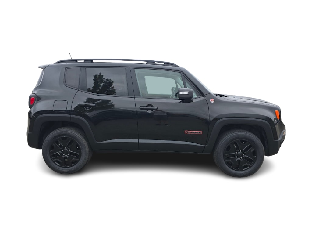 Thumbnail: 2018 Jeep Renegade - 17