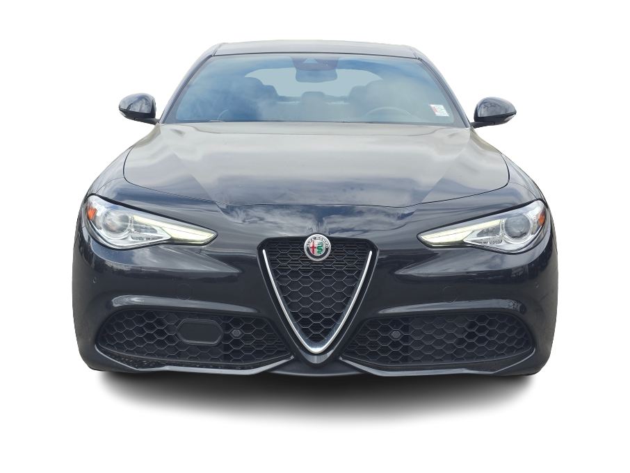 Thumbnail: 2020 Alfa Romeo Giulia - 6