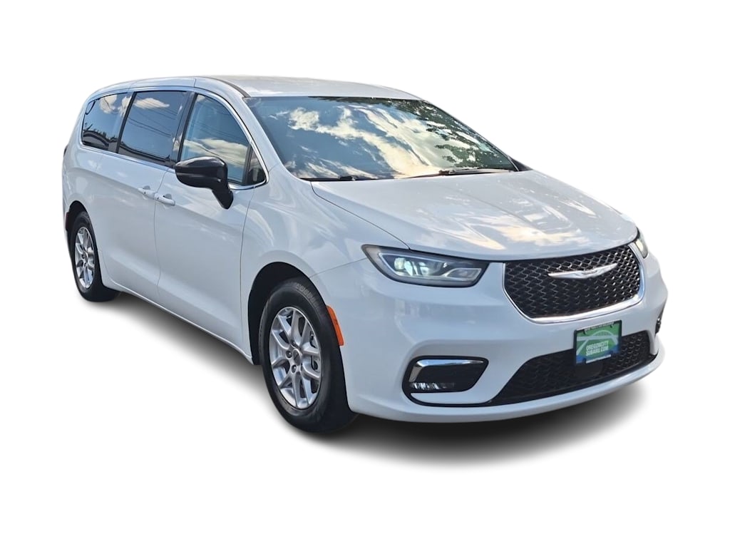 Thumbnail: 2024 Chrysler Pacifica - 20