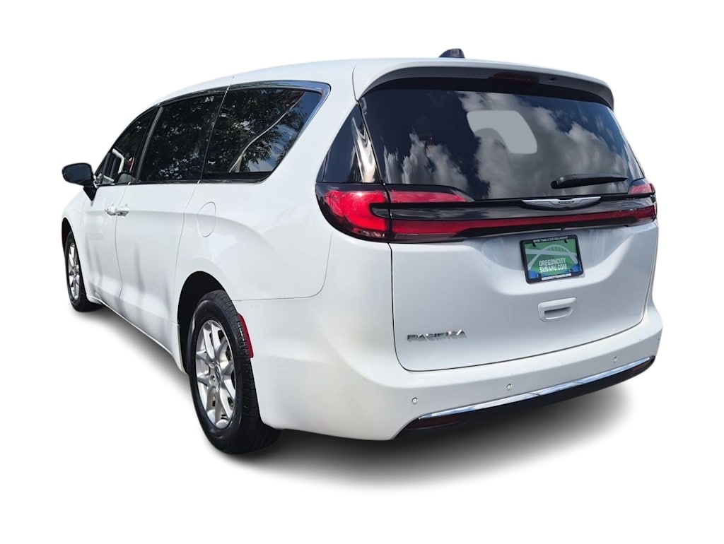Thumbnail: 2024 Chrysler Pacifica - 4