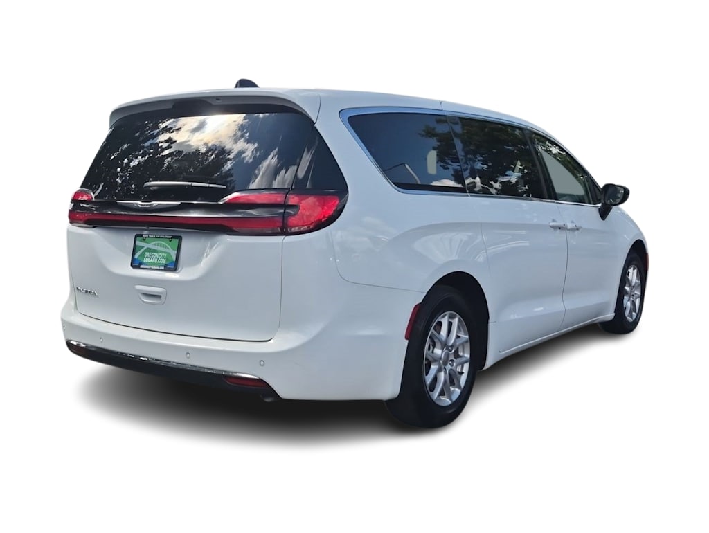 Thumbnail: 2024 Chrysler Pacifica - 22
