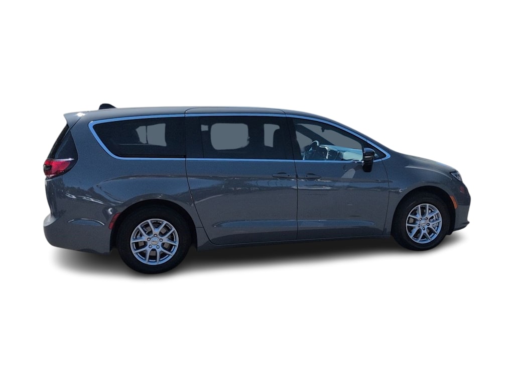 Thumbnail: 2025 Chrysler Pacifica - 23