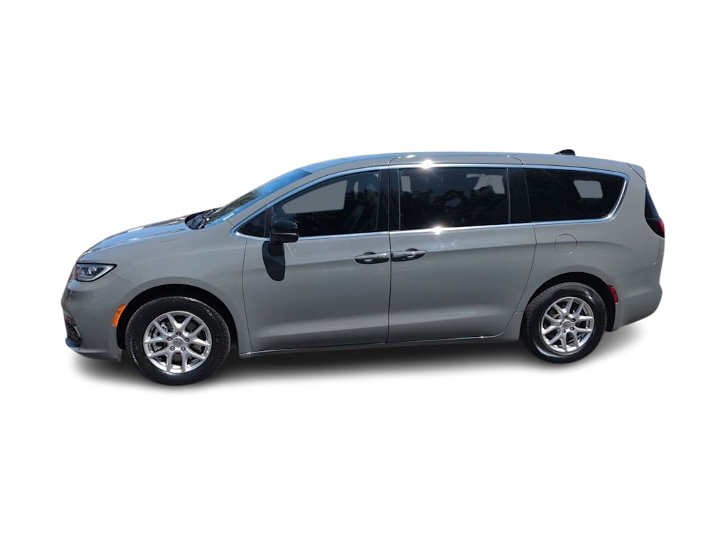 Thumbnail: 2025 Chrysler Pacifica - 3