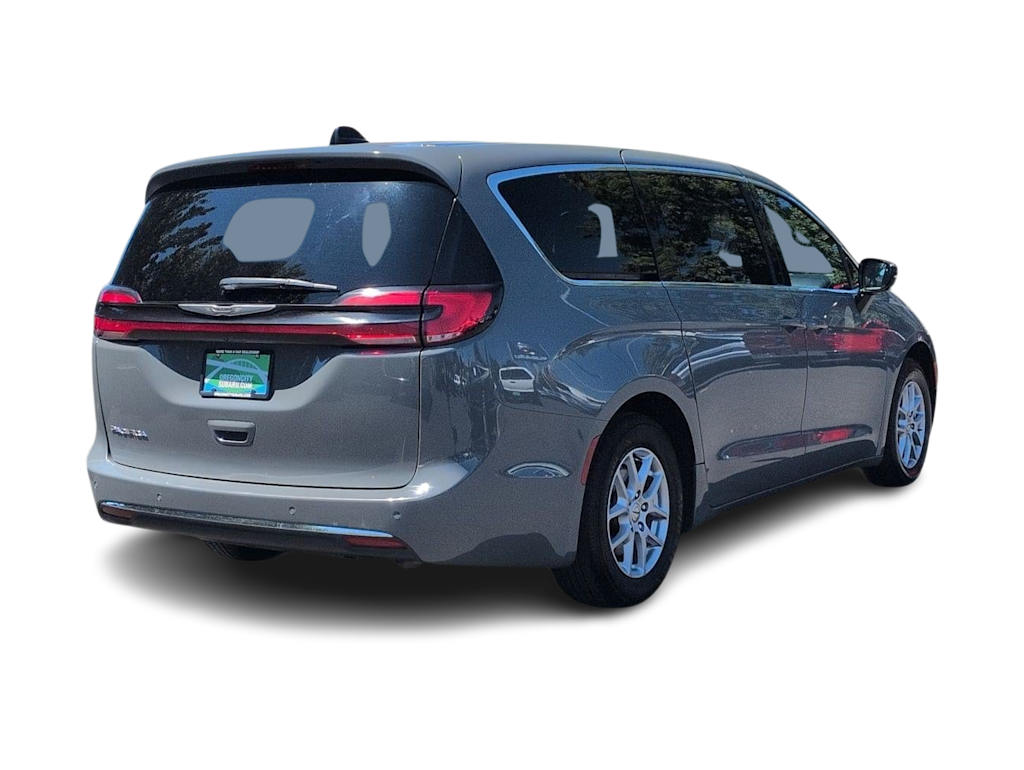 Thumbnail: 2025 Chrysler Pacifica - 22
