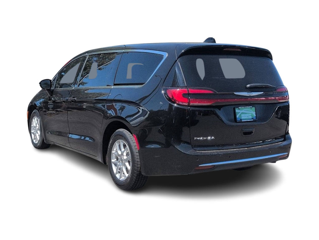 Thumbnail: 2025 Chrysler Pacifica - 4