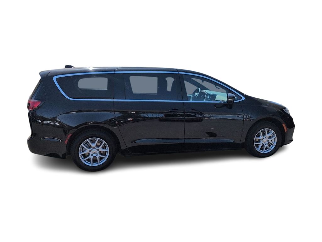 Thumbnail: 2025 Chrysler Pacifica - 21