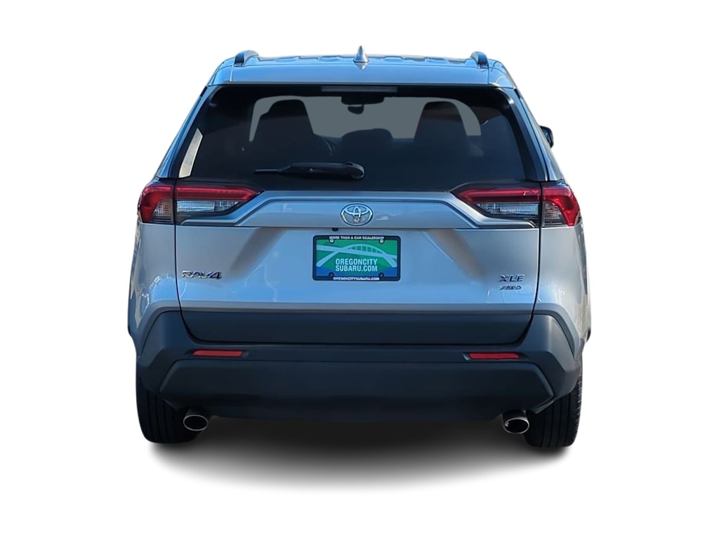 2022 Toyota RAV4 XLE 5