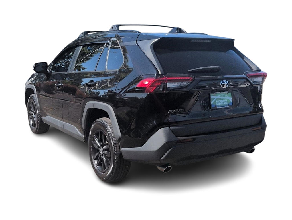 Thumbnail: 2021 Toyota RAV4 - 4