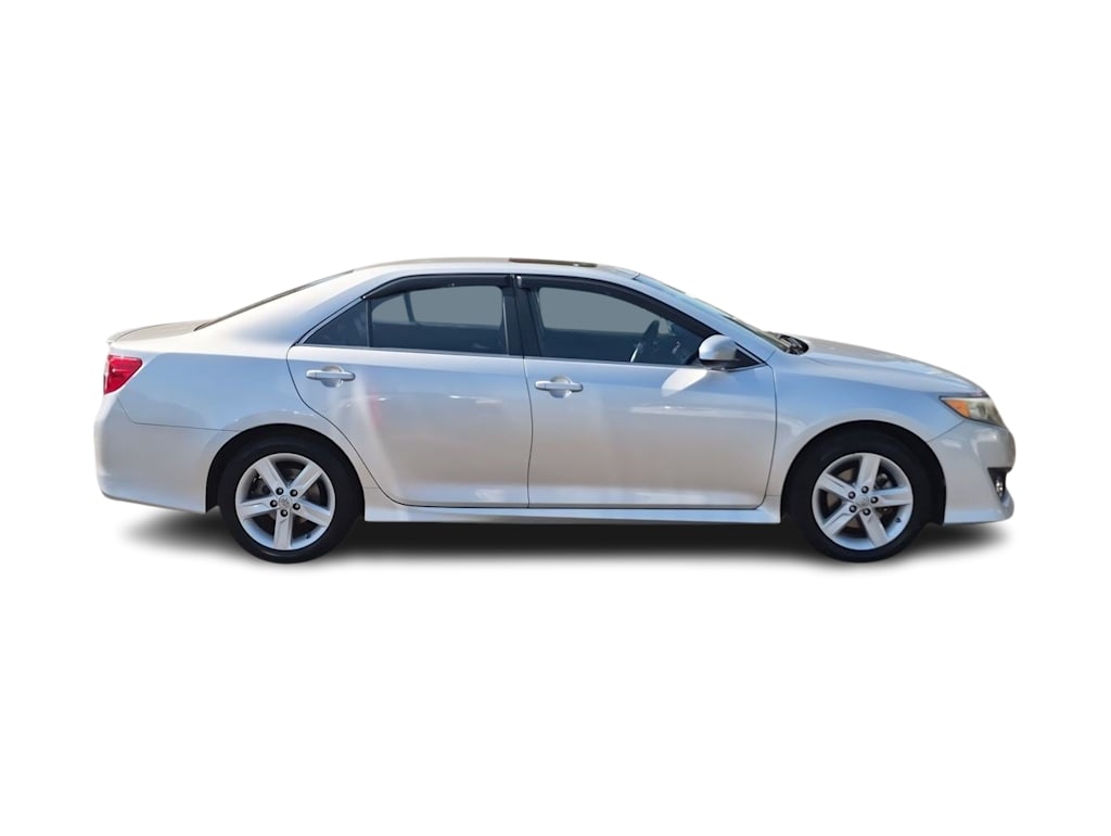 Thumbnail: 2012 Toyota Camry - 24