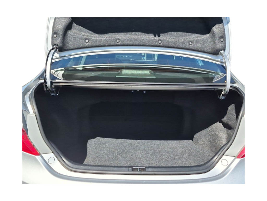 Thumbnail: 2012 Toyota Camry - 18