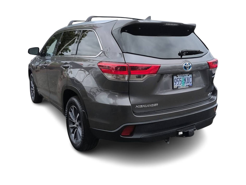 Thumbnail: 2017 Toyota Highlander - 4