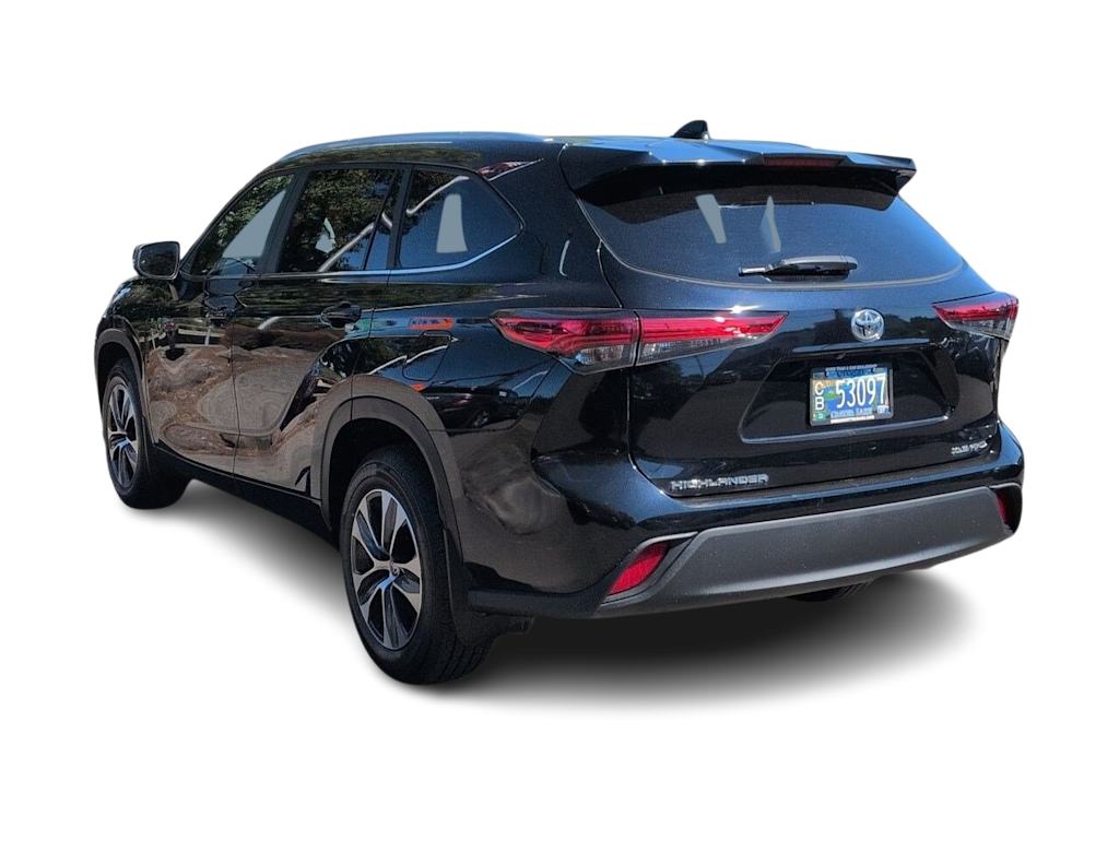 Thumbnail: 2023 Toyota Highlander - 4