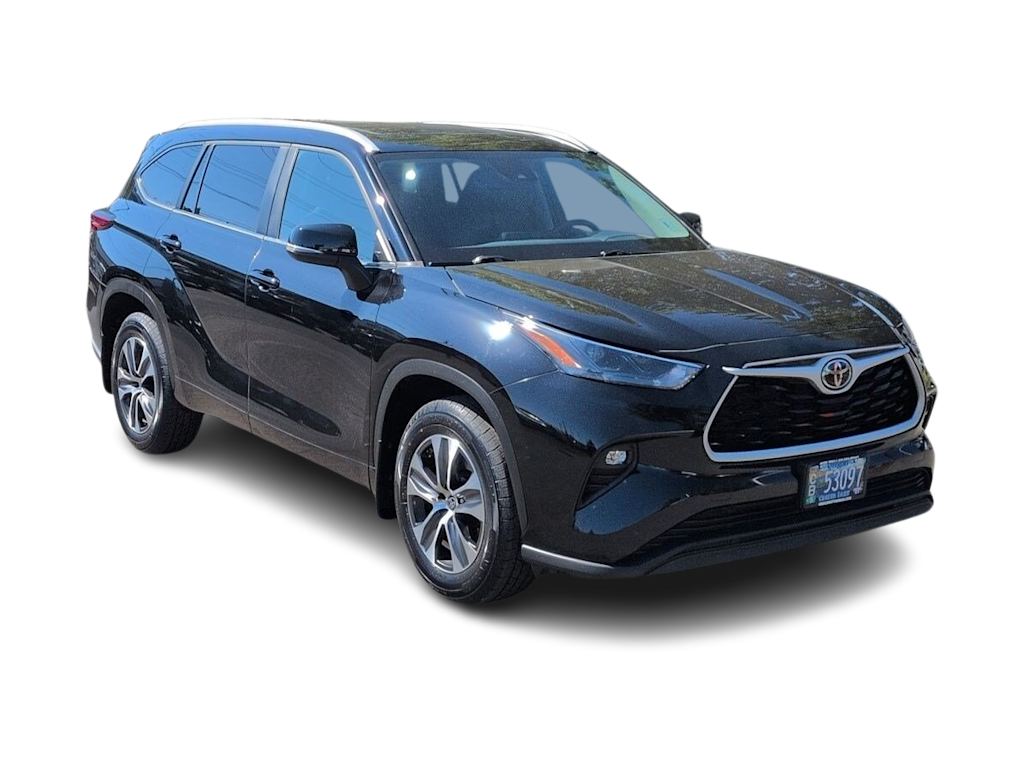 Thumbnail: 2023 Toyota Highlander - 18