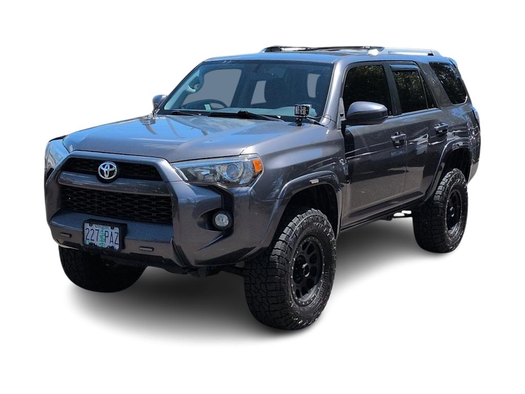 Thumbnail: 2017 Toyota 4Runner - 21