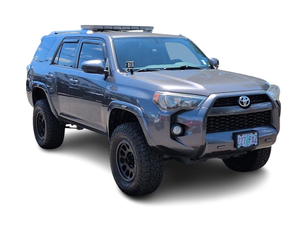 Thumbnail: 2017 Toyota 4Runner - 20