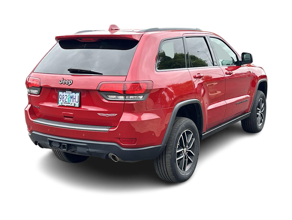Thumbnail: 2017 Jeep Grand Cherokee - 12