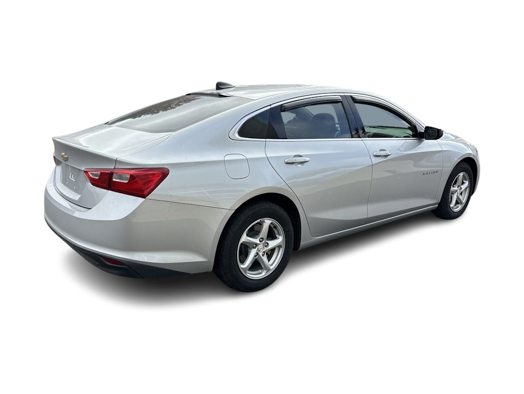 Thumbnail: 2017 Chevrolet Malibu - 9