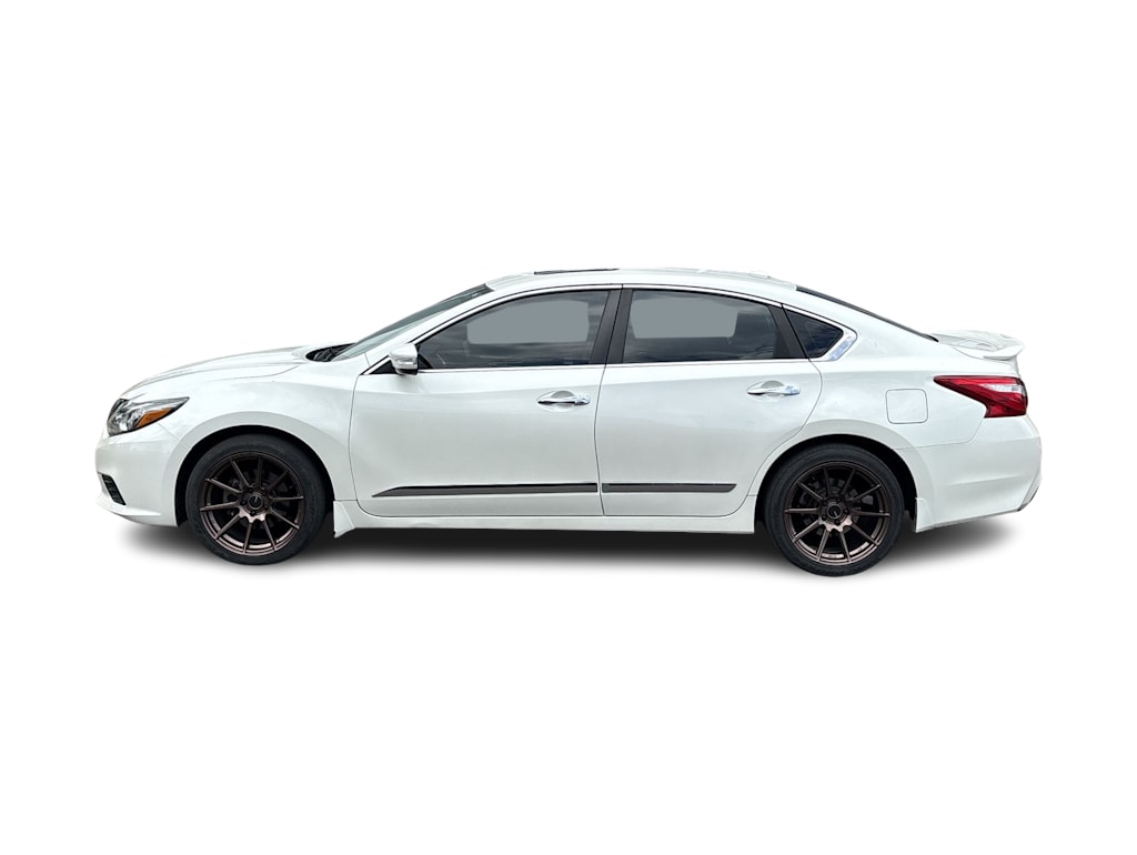 Thumbnail: 2016 Nissan Altima - 2