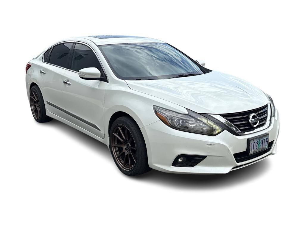 Thumbnail: 2016 Nissan Altima - 15