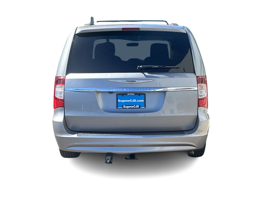 Thumbnail: 2015 Chrysler Town & Country - 4