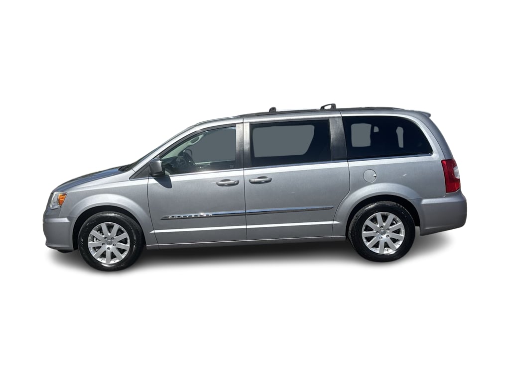 Thumbnail: 2015 Chrysler Town & Country - 2