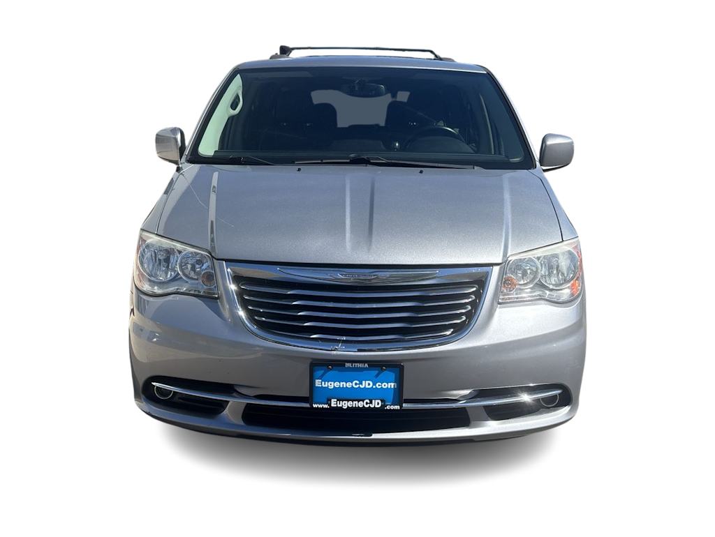 Thumbnail: 2015 Chrysler Town & Country - 5